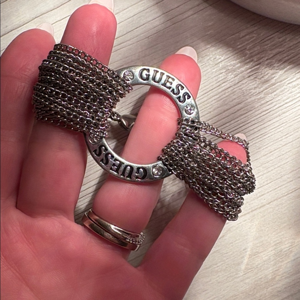 Preowned silver tone GUESS bracelet 7.5 “ - Picture 3 of 7